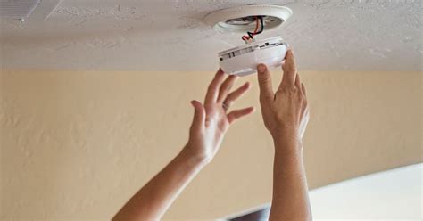 when to replace smoke detector